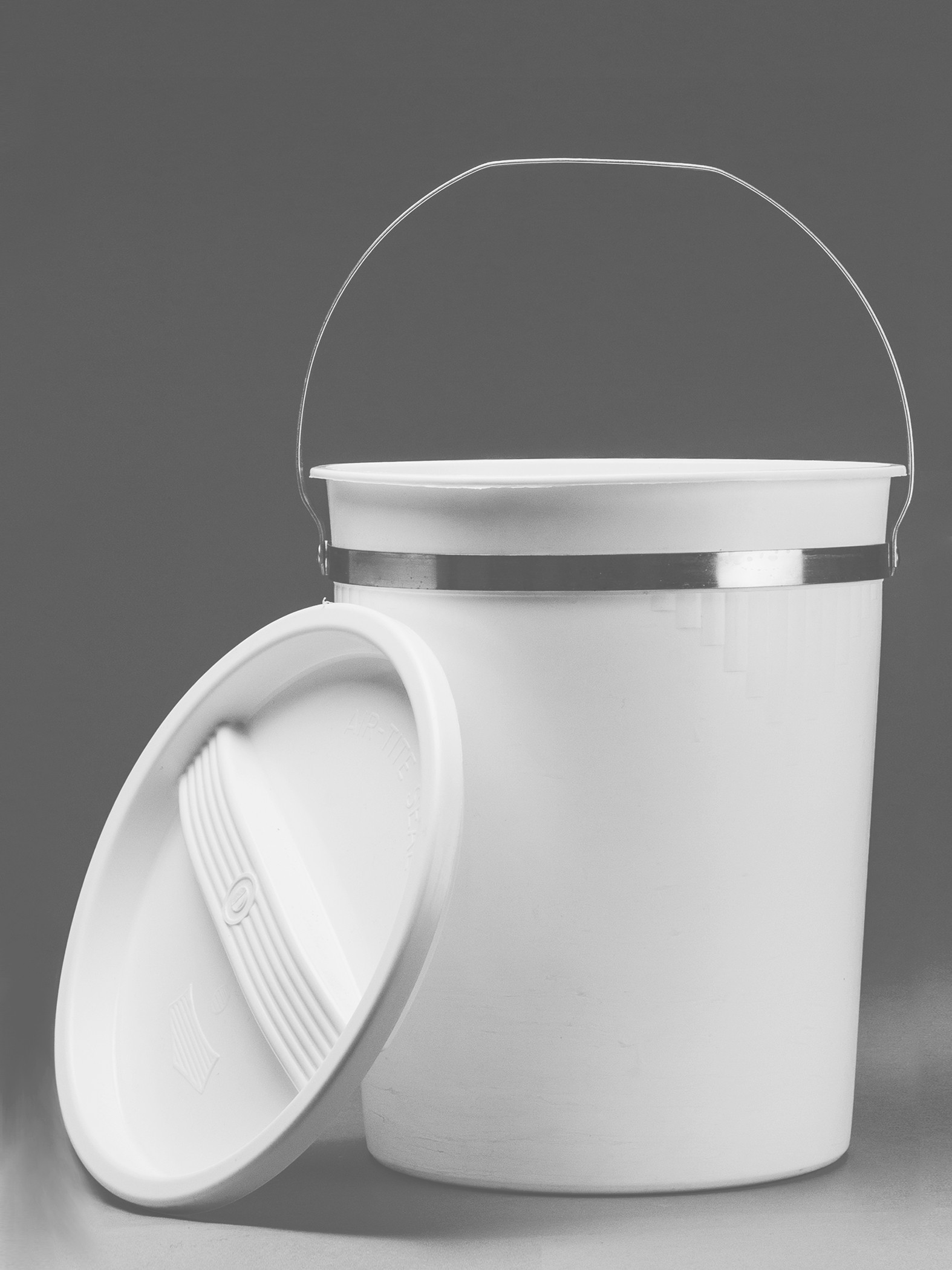SP Bel-Art Polyethylene 7.6 Liter Pail; 10 in. Height, 8 in. I.D.