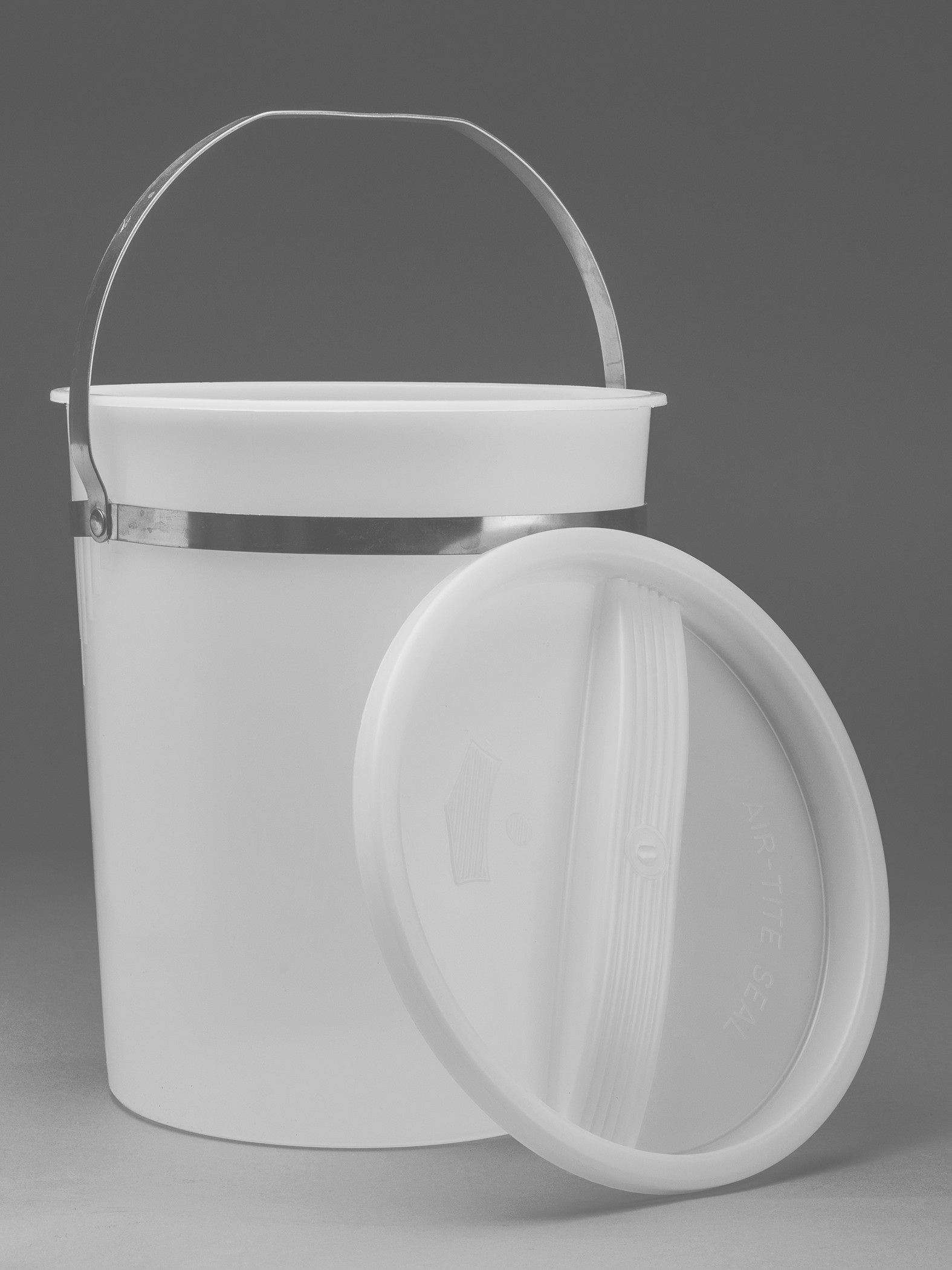 SP Bel-Art Polypropylene 7.6 Liter Pail; 10 in. Height, 8 in. I.D.