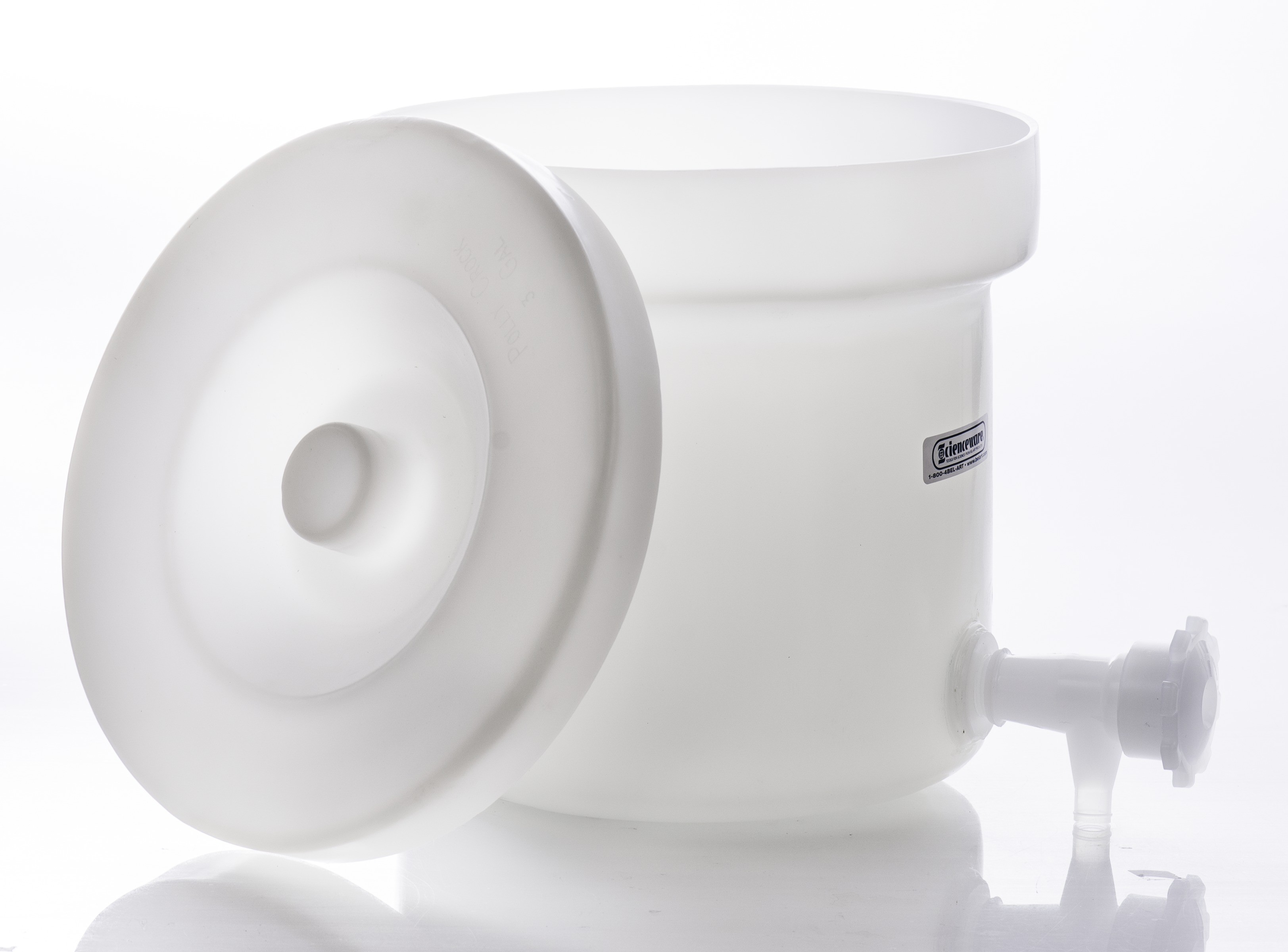 SP Bel-Art Polly-Crock Polyethylene Tank with Lid and Faucet; 3gal