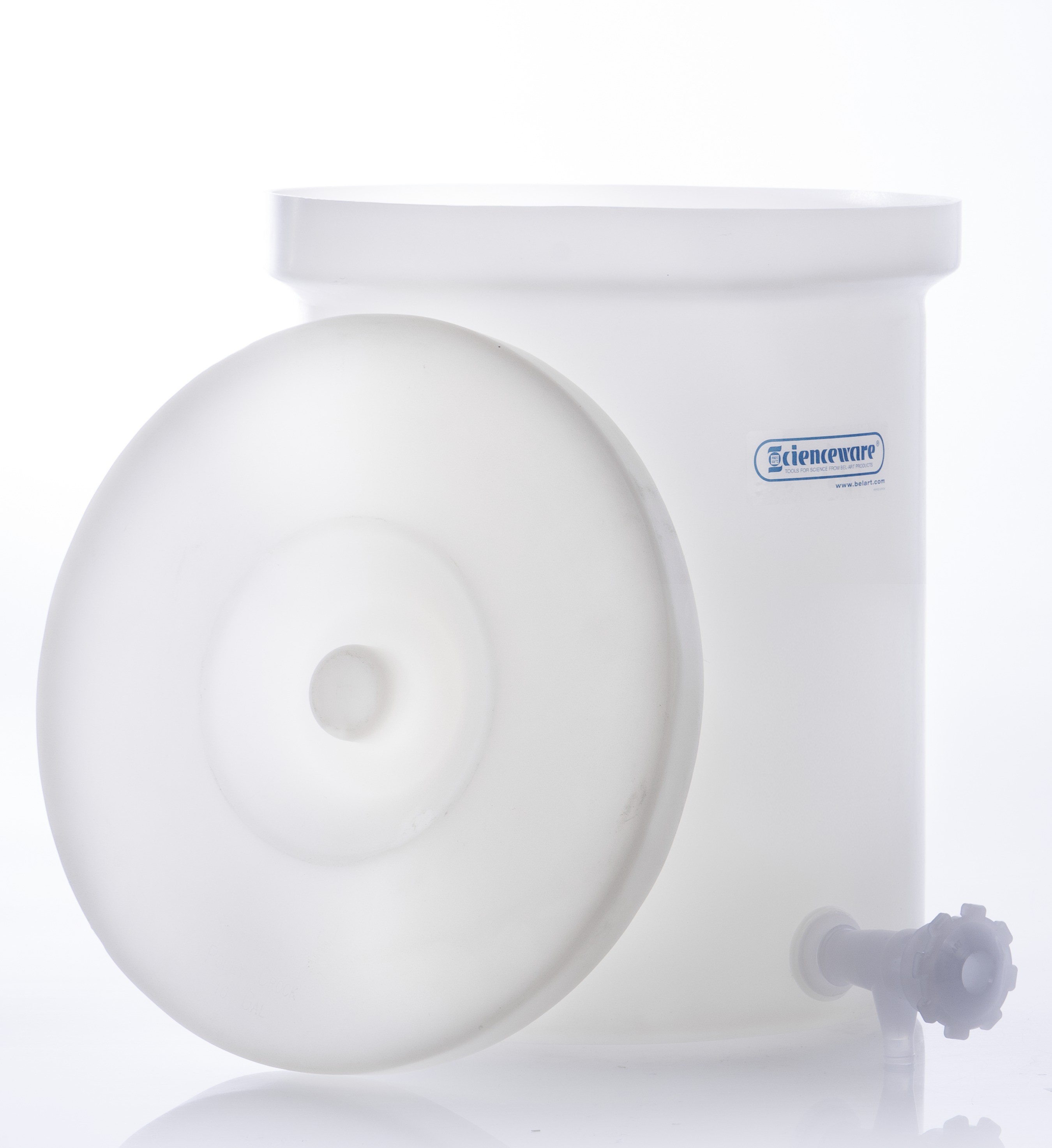 SP Bel-Art Polly-Crock Polyethylene Tank with Lid and Faucet; 10gal