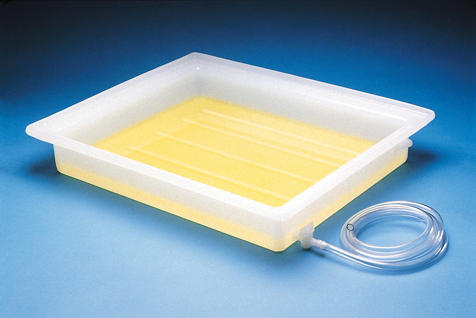 SP Bel-Art Electrophoresis Fixing Tray; Plastic, 21½ x 25½ x 4 in.