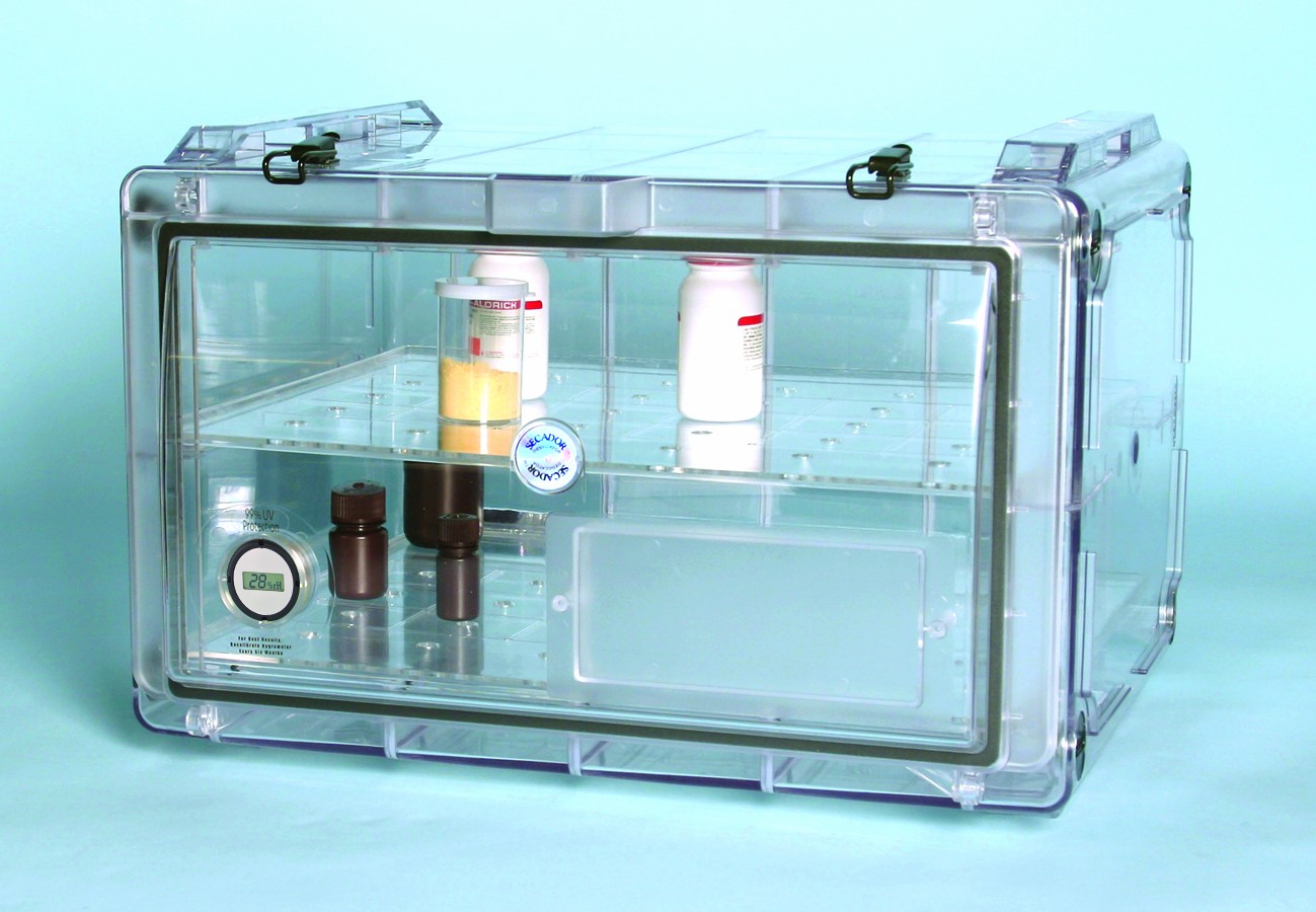 SP Bel-Art Secador 4.0 Clear Horizontal Profile Desiccator Cabinet with Blue End-Caps; 1.9 cu. ft.